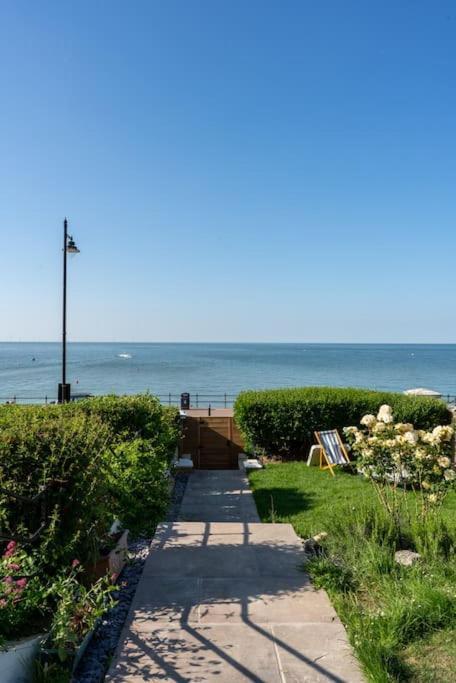 Beachfront Luxury Home With Spectacular Sea Views خليج هيرن المظهر الخارجي الصورة